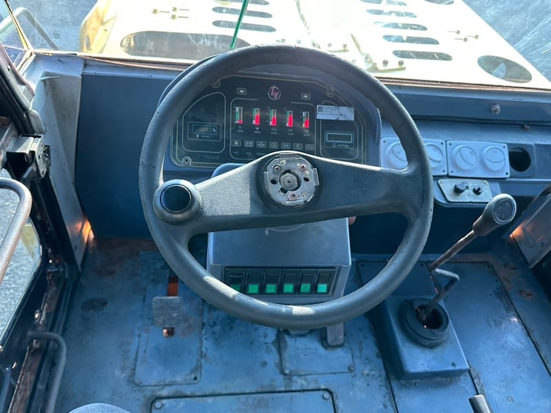 รถบด 9 ล้อ ROAD ROLLER  ราคา 680,000 ปี  16  7,000 ชม นครปฐม เครื่องดี  แรง เร็ว  รุ่นใหม่ แอร์หนาว  เอกสาร เล่มทะเบียน  โทร 0626426323