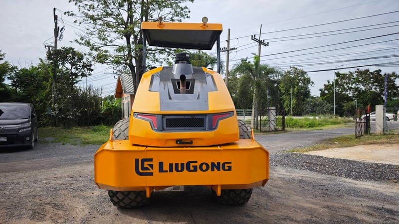 รถบดล้อเรียบหุ้มหนาม (สองเปลือก) ยี่ห้อ LIUGONG รุ่น 6611E 
