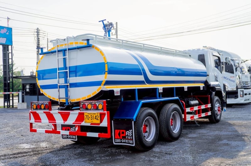 ISUZU FTR รถบรรทุก 10ล้อ บรรทุกน้ำ ปี2020 เลขไมล์ 127,211 กม.