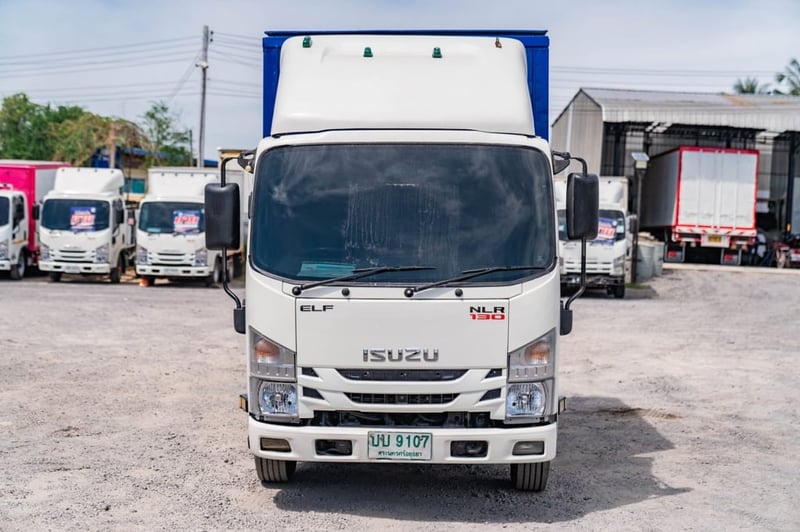 ISUZU NLR รถบรรทุก 4ล้อ ตู้แห้ง ปี2011 เลขไมล์ 368,713 กม. ISUZU NLR รถบรรทุก 4ล้อ ตู้แห้ง ปี2011 เลขไมล์ 368,713 กม.