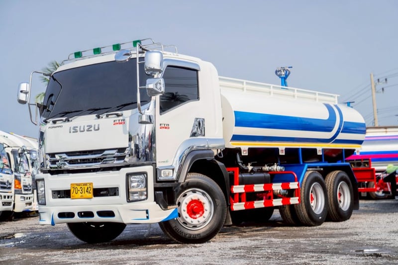 ISUZU FTR รถบรรทุก 10ล้อ บรรทุกน้ำ ปี2020 เลขไมล์ 127,211 กม.
