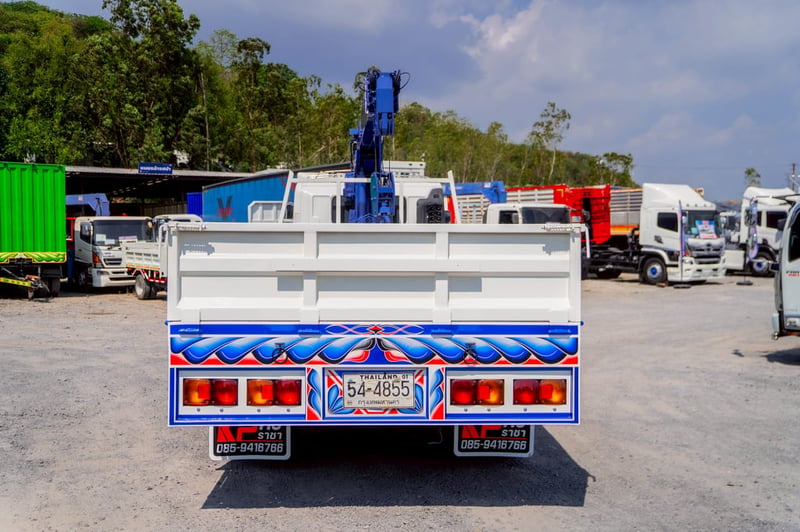HINO FL รถบรรทุก 10ล้อ กระบะเหล็กติดเครน ปี2018 เลขไมล์ 286,863 กม. HINO FL รถบรรทุก 10ล้อ กระบะเหล็กติดเครน ปี2018 เลขไมล์ 286,863 กม.