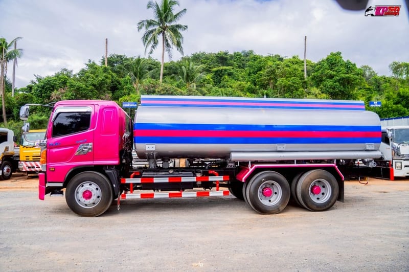 hino fl8j รถบรรทุก 10ล้อ บรรทุกน้ำ ปี2010 เลขไมล์น้อยกว่า 800,000 กม.