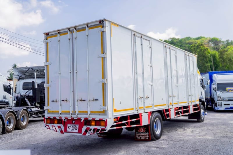 ISUZU FTR รถบรรทุก 6ล้อ ตู้แห้ง ปี2023 เลขไมล์ 242,428 กม.
