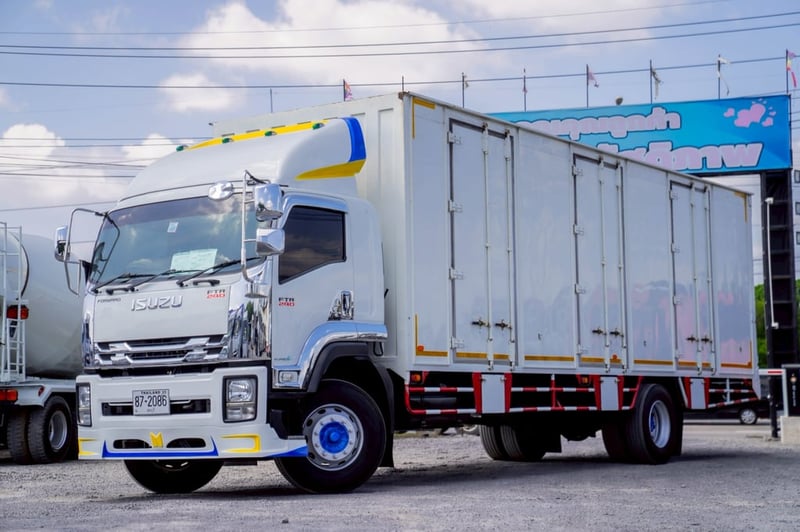 ISUZU FTR รถบรรทุก 6ล้อ ตู้แห้ง ปี2023 เลขไมล์ 242,428 กม.