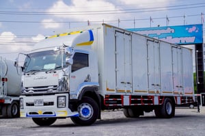 ISUZU FTR รถบรรทุก 6ล้อ ตู้แห้ง ปี2023 เลขไมล์ 242,428 กม.