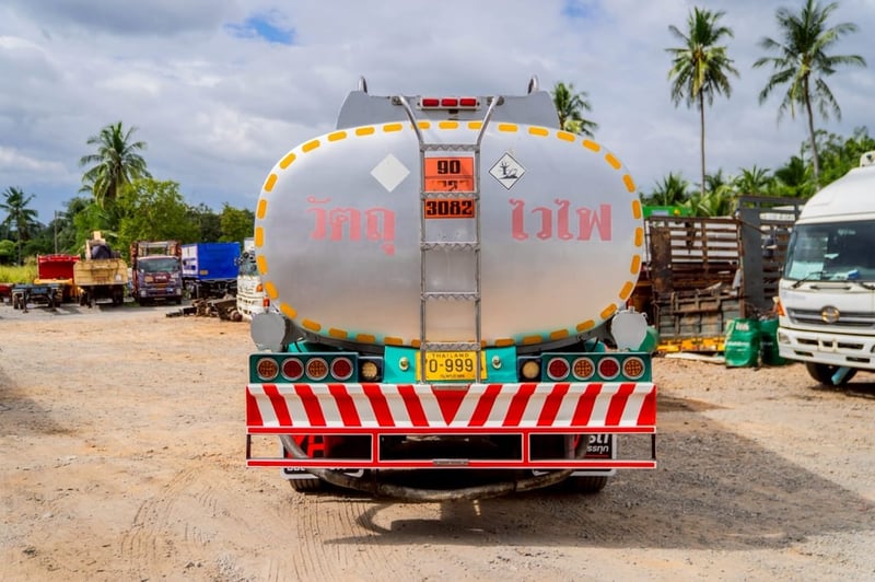 hino victor 260แรงม้า รถบรรทุก 10ล้อ บรรทุกของเหลว ปี2021 เลขไมล์ 243,206 กม.