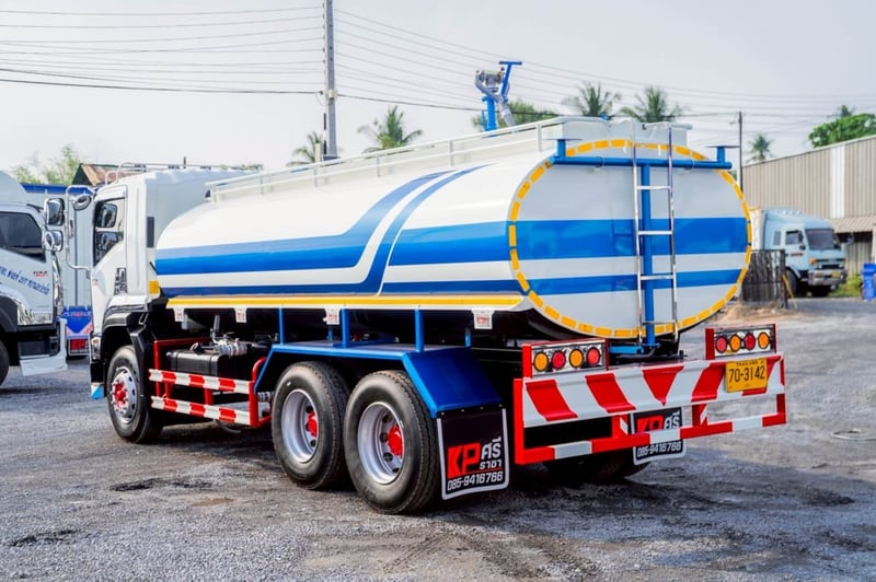 ISUZU FTR รถบรรทุก 10ล้อ บรรทุกน้ำ ปี2020 เลขไมล์ 127,211 กม.