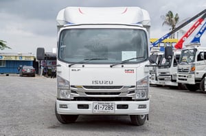 ISUZU NPR รถบรรทุก 6ล้อ สองแถว เลขไมล์ 379,367 กม. ISUZU NPR รถบรรทุก 6ล้อ สองแถว เลขไมล์ 379,367 กม.
