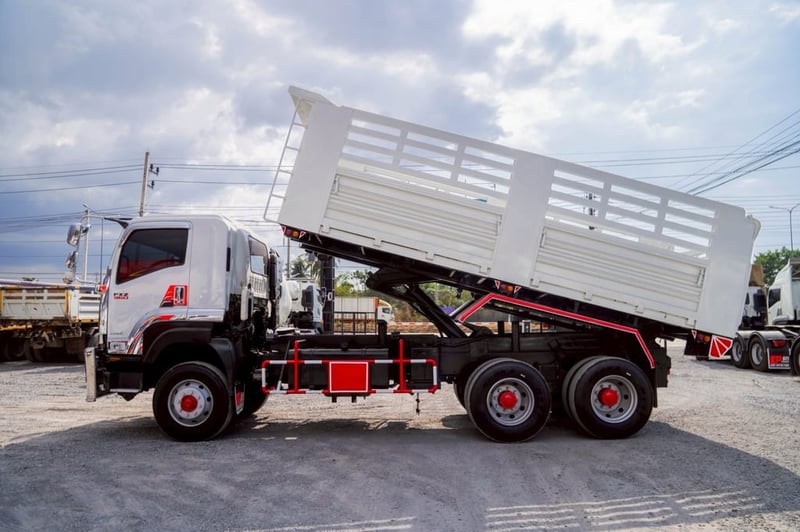 ISUZU FXZ รถบรรทุก 10ล้อ ดั้มพ์ ปี2016 เลขไมล์น้อยกว่า 500,000 กม.