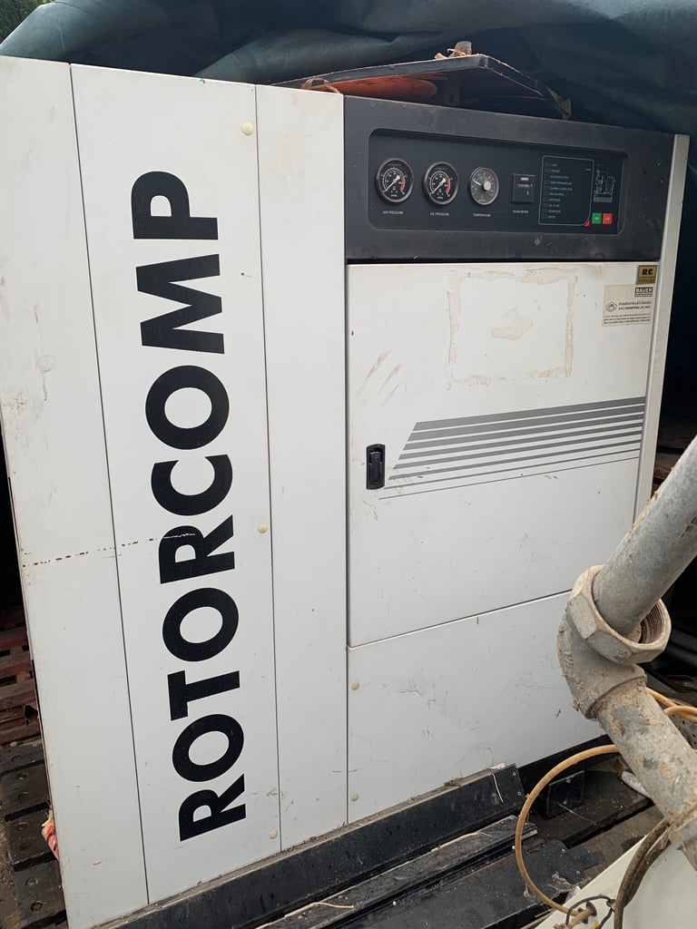 ขายปั๊มลมสกรู ROTORCOMP ขนาด 50แรง ขายปั๊มลมสกรู ROTORCOMP ขนาด 50แรง