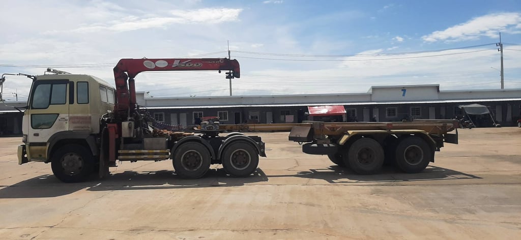 หัวลาก+หาง ติดเครน 5 ตัน HINO PROFIA เครื่องP11-325 แรงม้า หัวลาก+หาง ติดเครน 5 ตัน HINO PROFIA เครื่องP11-325 แรงม้า