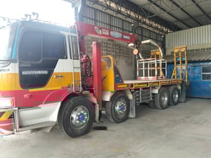 ขายรถ12ล้อติดเครน 5ตัน hino fn2pwe 325แรง ใช้งานดีมาก มีเล่มทะเบียน ราคาถูกดี1.2ล.บาท