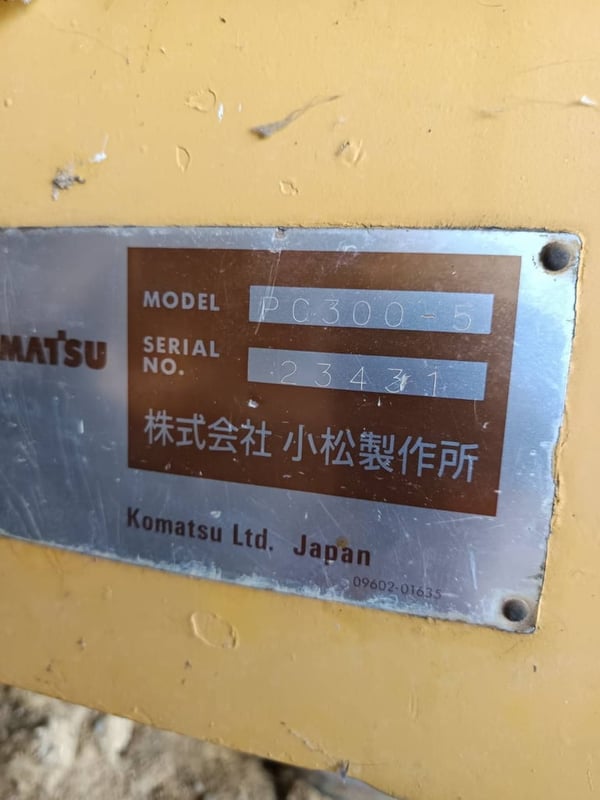 ขายแม็คโครkomatsu pc300-5 ใช้งานดี ใบซื้อขาย ราคาถูกดี8.5แสน
