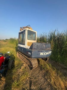 รถแม็คโครkomatsu pc60-5ใช้งานได้ดี ใบซื้อขาย ราคา139,000 รถแม็คโครkomatsu pc60-5ใช้งานได้ดี ใบซื้อขาย ราคา139,000