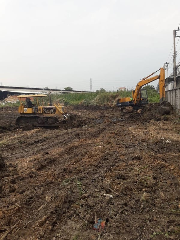 รับไถกำจัดวัชพืช ด้วยรถแทรกเตอร์ รับไถที่ไถต้นไม้ ขุดสระ ถมดิน ปรับดิน0847205412