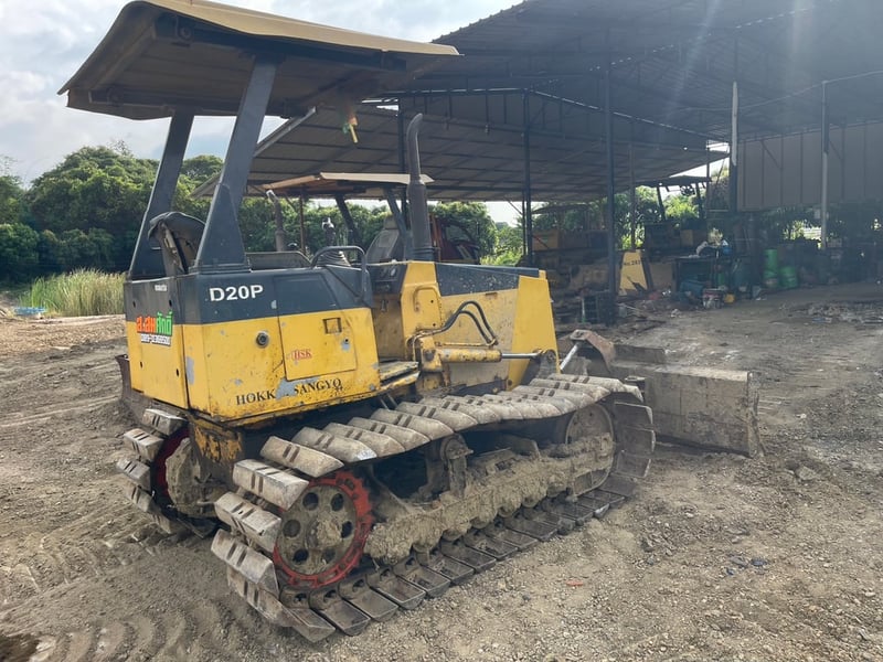 รถแทรกเตอร์komatsu D20p-7 เครื่องyanma  ตีนเป็ด ใช้งานดีมาก ราคาถูกดี295,000
