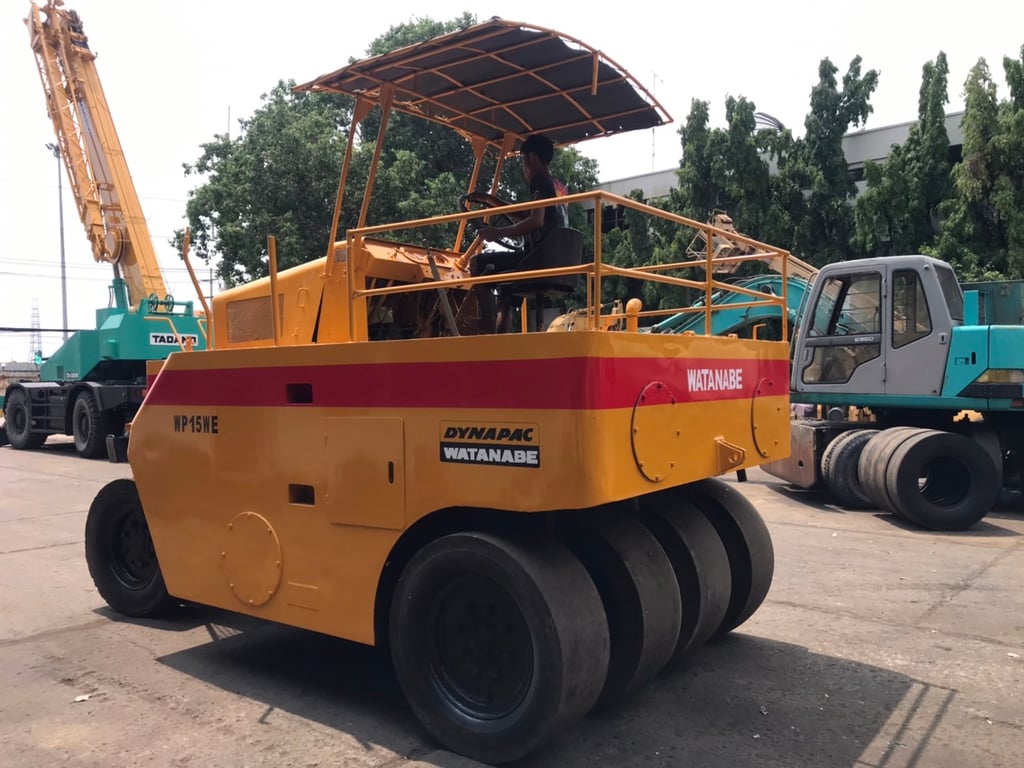 ขายรถบดล้อยางwatanabe 7ล้อใช้งานได้ดี มีทะเบียร ราคา4.7แสน