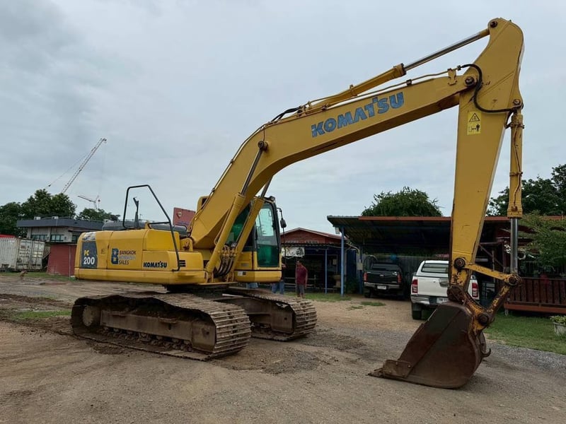 ขายแม็คโครkomatsu pc200-8mo มีทะเบียน ใช้งานได้ ราคา7.8บาท