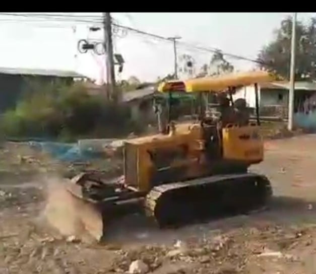 ขายรถแทรกเตอร์ komatsu D20p-5ตีนไก่ ใบมีดสไล้ ราคา155,000