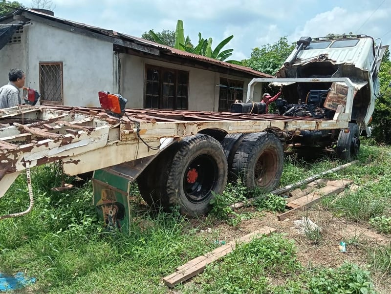 รถเทเลอ10ล้อ1เพลา hino fm18 180แรง มีทะเบียน ราคา2.5แสน รถเทเลอ10ล้อ1เพลา hino fm18 180แรง มีทะเบียน ราคา2.5แสน