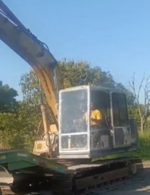 รถแม็คโครkomatsu pc120-5 ใช้งานดี ใบซื้อvาย ราคา299,000