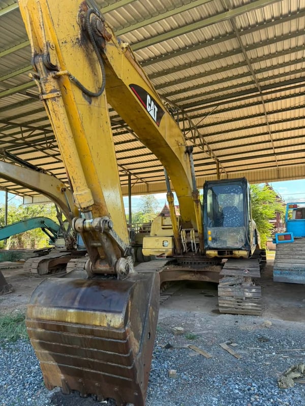 รถแม็คโครcat 320c ใช้งานดี มีทะเบียน ราคา4.7แสน