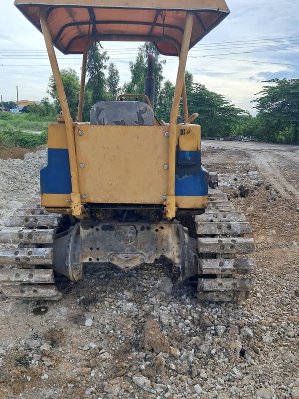 รถแทรกเตอร์komatsu D20p-3ตีนเป็ด ใช้งานดี ใบซื้อขาย ราคา135,000
