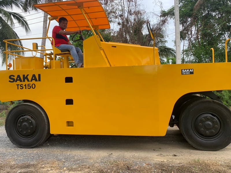 ขายรถบดล้อยาง9ล้อ sakai ts150 มีทะเบียน ราคา499,000