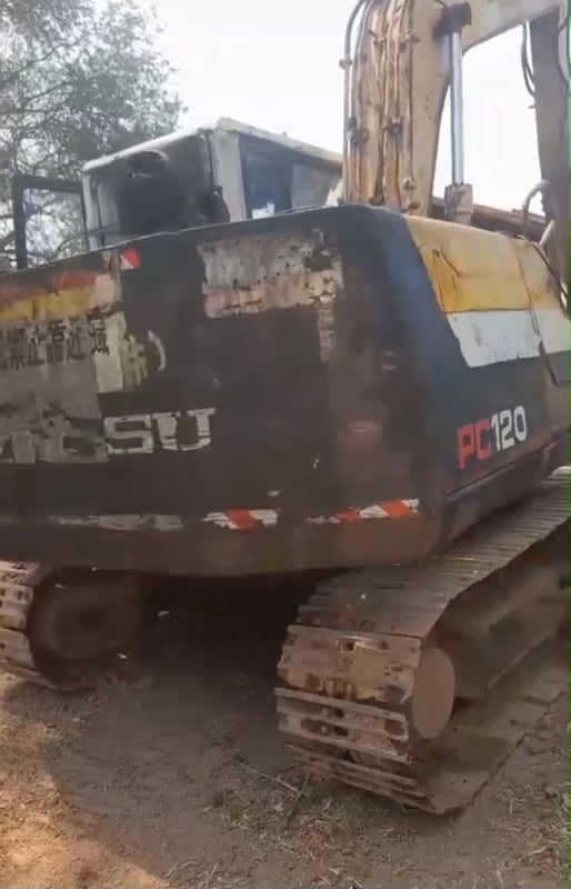 รถแม็คโครkomatsu pc120-5มีไลเจาะ ใช้งานดี ใบอิยวอย ราคาถูกดีๆ249,000