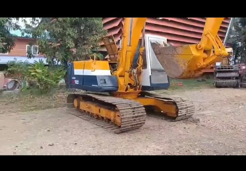 ขายรถแม็คโครkomatsu pc120-5ใช้งานดี ใบซื้อขาย ราคา3.4แสน