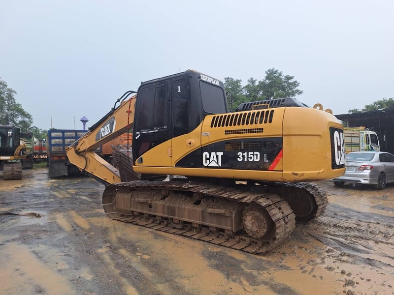 ขายรถแม็คโครCAT 315D มีทะเบียน 17,000บ. ใช้งานได้ดีปกติ ราคาถูกดี5.5แสน