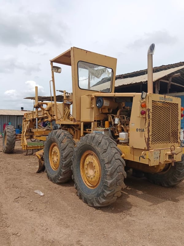 ขายรถเกรดเดอร์komatsu 611a มีทะเบียน ใช้งานได้ ราคา4.8แสน