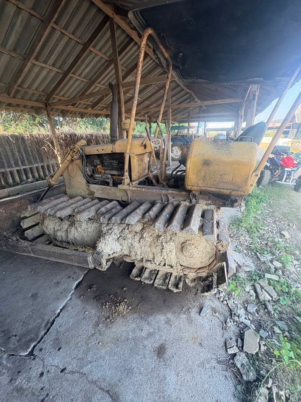 รถแทรกเตอร์ komatsu D20p-3ตีนเป็ด ใช้งานได้ ราคา55,000