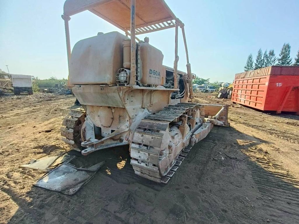 ขายรถแทรกเตอร์ komatsu D60a-3 ใช้งานดี ใบซื้อvาย ราคา4.3แสน ขายรถแทรกเตอร์ komatsu D60a-3 ใช้งานดี ใบซื้อvาย ราคา4.3แสน