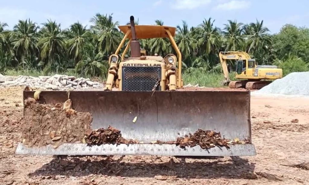 รถแทรกเตอร์CAT D5B 10z ตีนเป็ด ใช้งานดี ใบซื้อขาย ราคา7.3แสน รถแทรกเตอร์CAT D5B 10z ตีนเป็ด ใช้งานดี ใบซื้อขาย ราคา7.3แสน