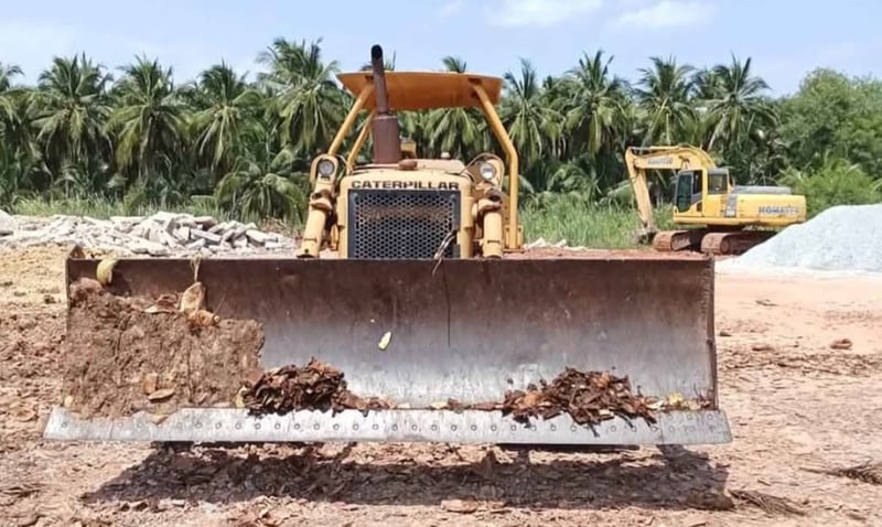 รถแทรกเตอร์CAT D5B 10z ตีนเป็ด ใช้งานดี ใบซื้อขาย ราคา7.3แสน