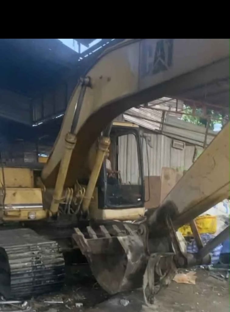 รถแม็คโครcat320v2 ใช้งานได้ดี ใบซื้อขาย ราคาถูกดี3.7แสน รถแม็คโครcat320v2 ใช้งานได้ดี ใบซื้อขาย ราคาถูกดี3.7แสน