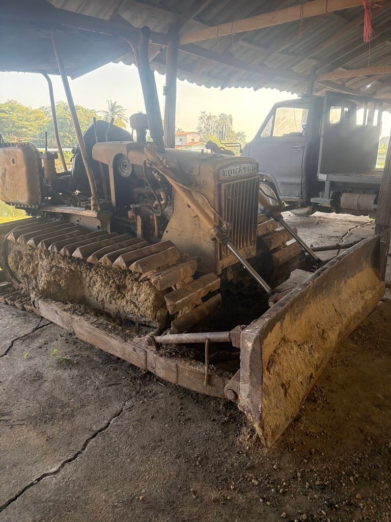 รถแทรกเตอร์ komatsu D20p-3ตีนเป็ด ใช้งานได้ ราคา55,000
