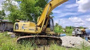 รถแม็คโครkomatsu pc200-8 บูมยาว มีทะเบียน ใช้งานดี ราคา1,150,000 รถแม็คโครkomatsu pc200-8 บูมยาว มีทะเบียน ใช้งานดี ราคา1,150,000