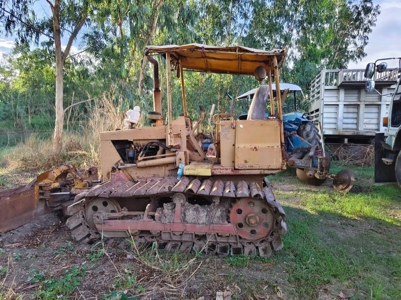 รถแทรกเตอร์komatsu D20p-5ตีนเป็ด ใบมีดสไล้ ใช้งานดีราคา155,000 รถแทรกเตอร์komatsu D20p-5ตีนเป็ด ใบมีดสไล้ ใช้งานดีราคา155,000