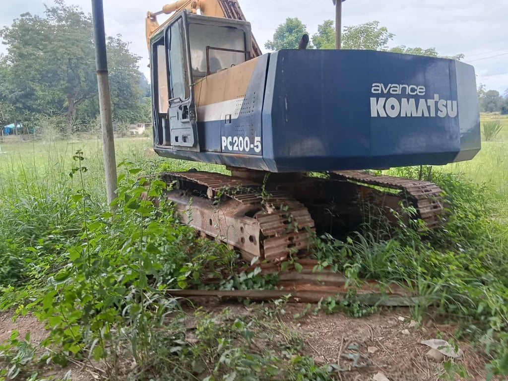 ขายรถแม็คโครkomatsu pc200-5 ใช้งานดี ใบซื้อvาย ราคา285,000 ขายรถแม็คโครkomatsu pc200-5 ใช้งานดี ใบซื้อvาย ราคา285,000