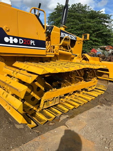 รถแทรกเตอร์komatsu D20p-6ตีนเป็ด ใบ70cm.ใช้งานดี ใบมีดสไล้ ราคาถูกดีๆๆ199,000