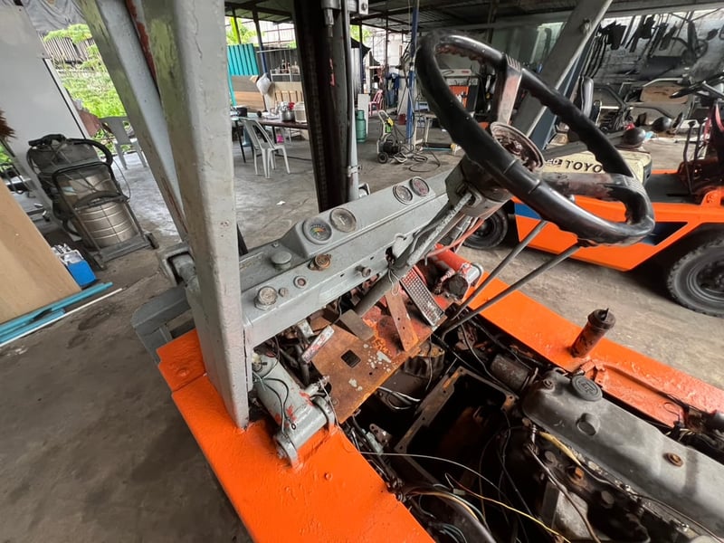 ขายรถโฟคลิป ดีเซล toyota 2ตัน ใช้งานดี ใบซื้อvายราคา65,000