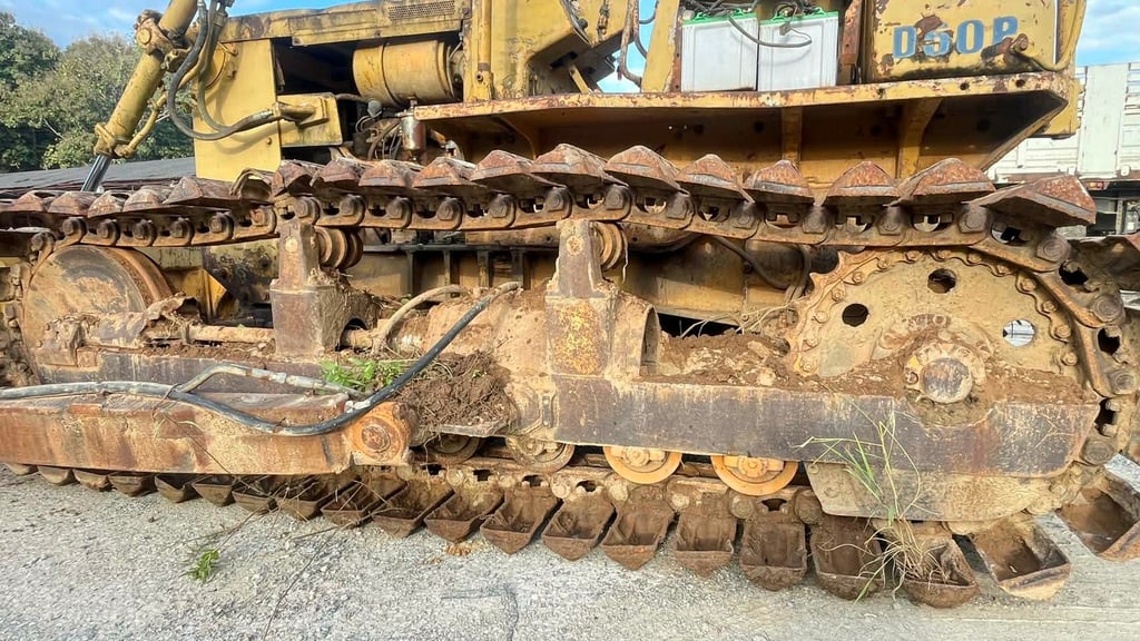 ขายรถแทรกเตอร์komatsu D50p-16 ตีนเป็ด ใช้งานดี ราคา2.7แสน ขายรถแทรกเตอร์komatsu D50p-16 ตีนเป็ด ใช้งานดี ราคา2.7แสน