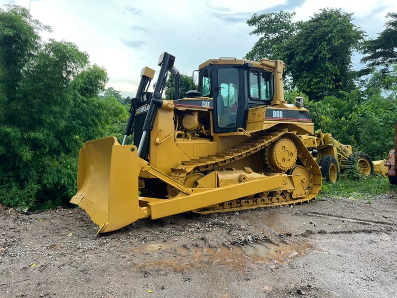 รถแทรกเตอร์CAT D6R. ตีนไก่ ใช้งานดี มีทะบียน ราคา1,550,000