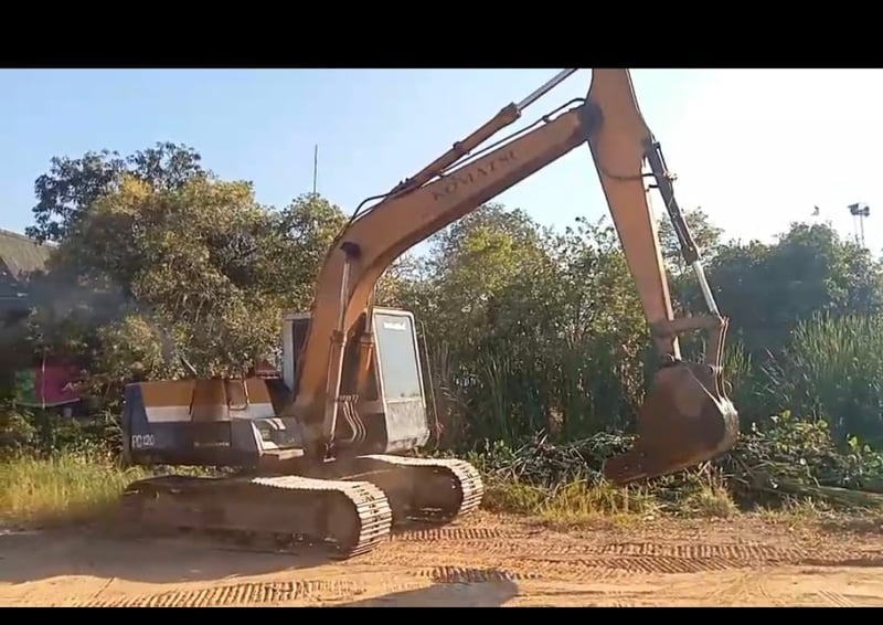 รถแม็คโครkomatsu pc120-5 ใช้งานดี ใบซื้อvาย ราคาถูกดีๆ3.2แสน