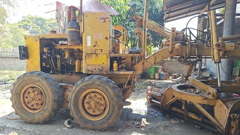 รถเกรดเดอรmitsubishi MG03 ใบซื้อvาย ไม่มีแบต ใช้งานปกติ ราคา249,000