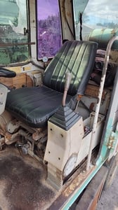 รถแม็คโครล้อยางkobelco ใช้งานดี มีทะเบียน ราคา400,000