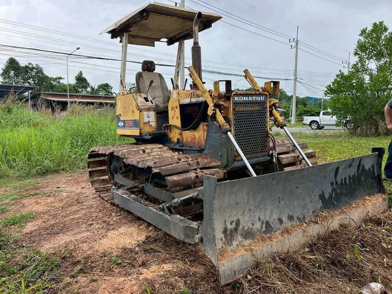 รถแทรกเตอร์komatsu D20pl-6ตีนเป็ด ใบ70cmใช้งานดี ราคา165,000